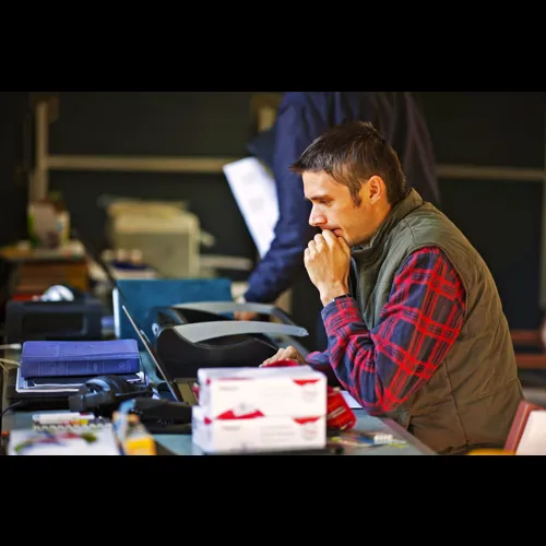 MC-2018-011-Henry-Working_67.jpg