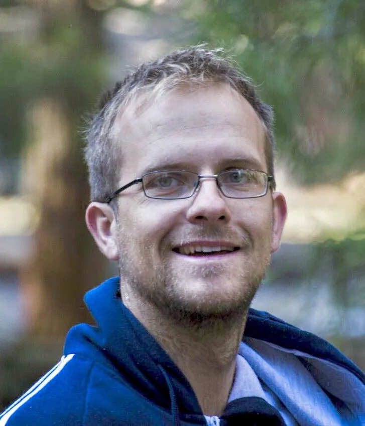 Tim-Hopkins-Portrait.jpg Tim-Hopkins-Portrait.jpg